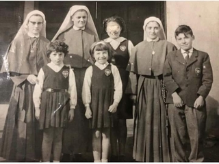Religiosas y estudiantes