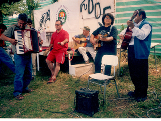 Conjunto Canta Catemu en celebración del club de pesca y caza