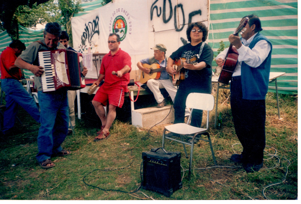 Conjunto Canta Catemu en celebración del club de pesca y caza