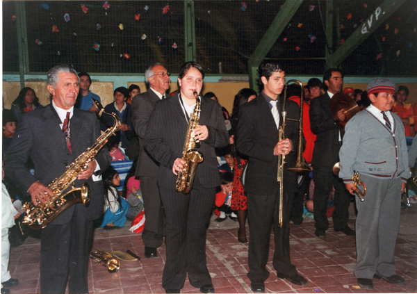 Reconocimiento a ex alumnos