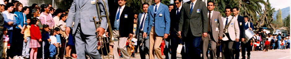 Desfile banda ex alumnos