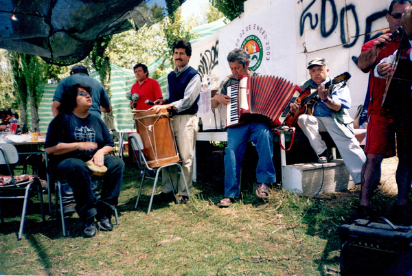 Conjunto Canta Catemu en celebración del Club de Pesca y Caza