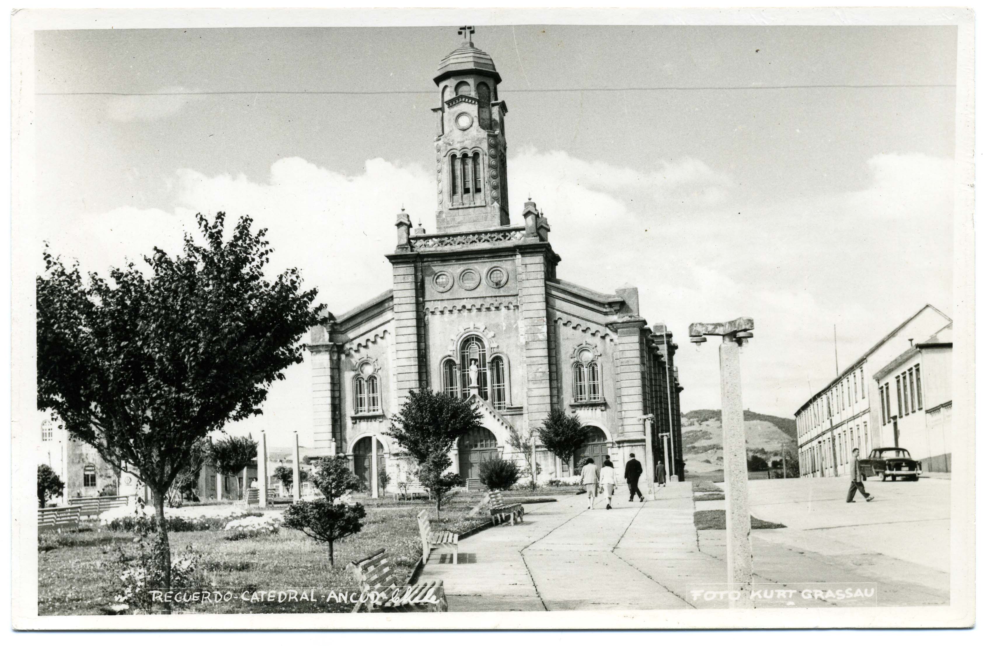 Frontis de la catedral de Ancud Frontis de la catedral de Ancud