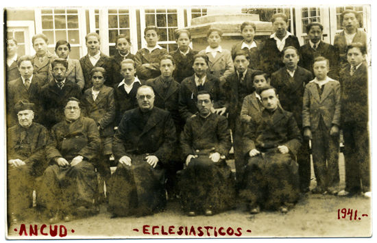 Alumnos y profesores Alumnos y profesores