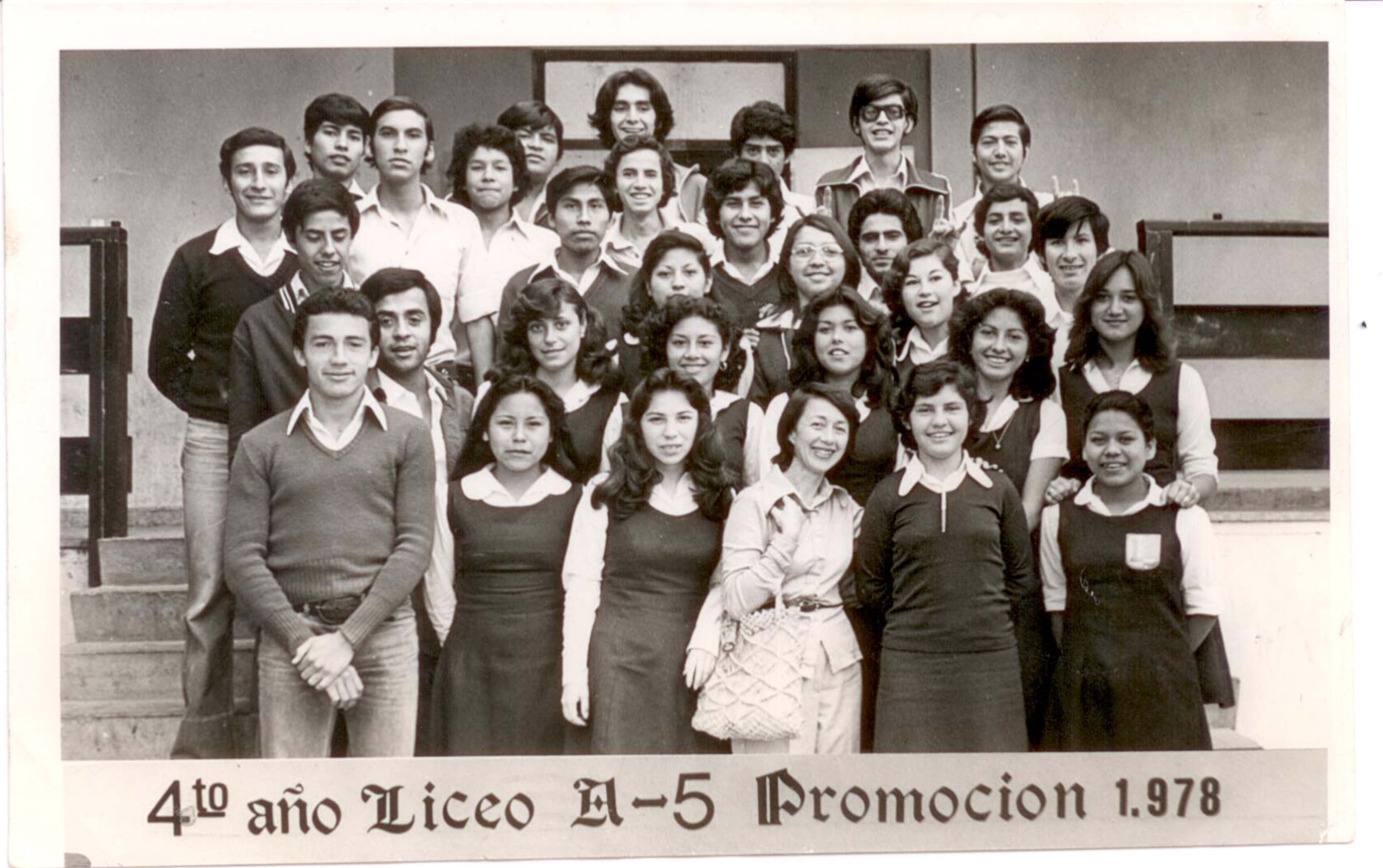 Alumnos del Liceo A- 5 Alumnos del Liceo A- 5