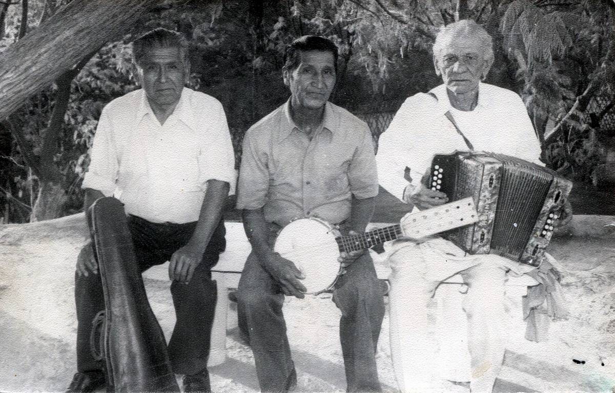 Músicos Músicos