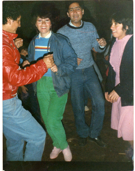 Celebración del aniversario de la población Media Hacienda. Ovalle. 18 de septiembre de 1986. Donada por Luis Humberto Cádiz Celebración del aniversario de la población Media Hacienda. Ovalle. 18 de septiembre de 1986. Donada por Luis Humberto Cádiz