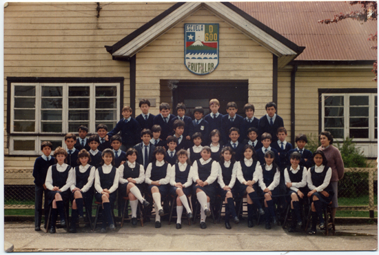 Estudiantes de la Escuela D- 600 de Frutillar. Donado por Ulda Villegas Arel. Estudiantes de la Escuela D- 600 de Frutillar. Donado por Ulda Villegas Arel.