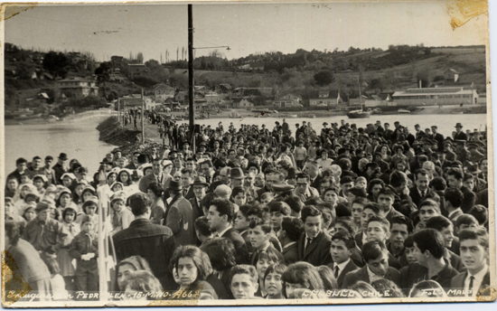 Inauguración del piedraplén. Calbuco. 15 de mayo de 1966. Donada por Manuel López Léniz. Inauguración del piedraplén. Calbuco. 15 de mayo de 1966. Donada por Manuel López Léniz.