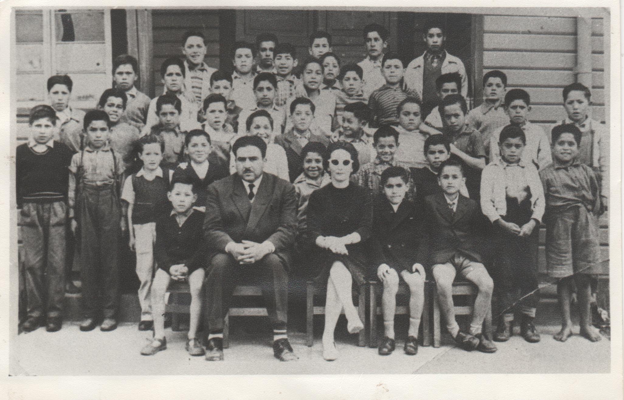 Rosa Rubí Salas y sus alumnos Rosa Rubí Salas y sus alumnos