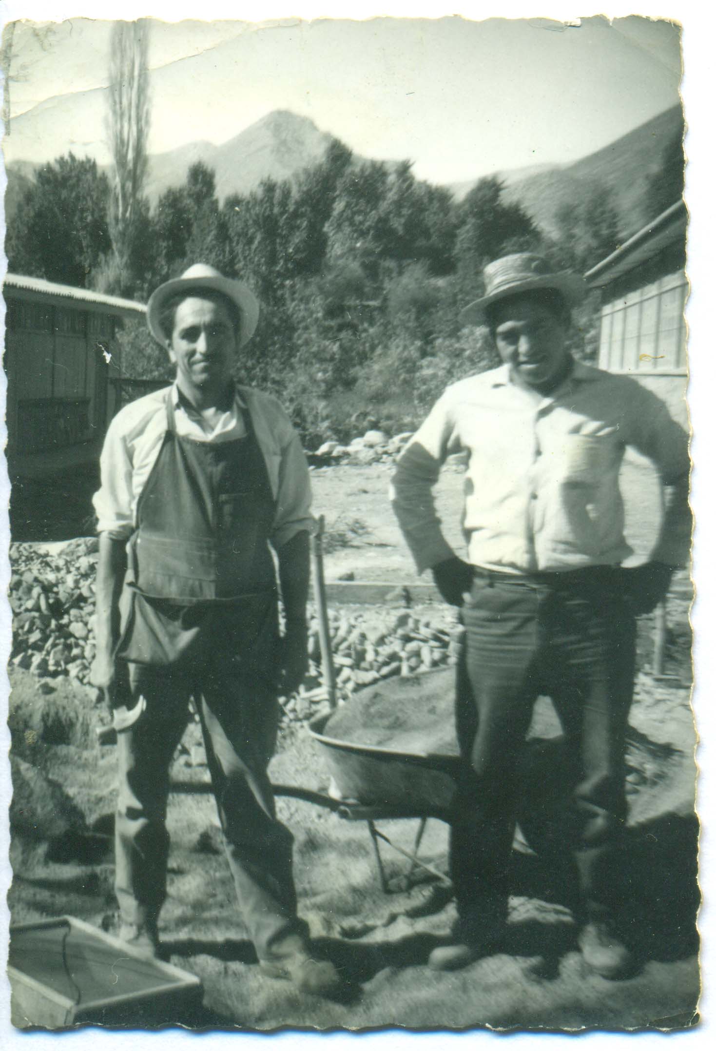 Construcción de la Escuela de Tulahuén Construcción de la Escuela de Tulahuén