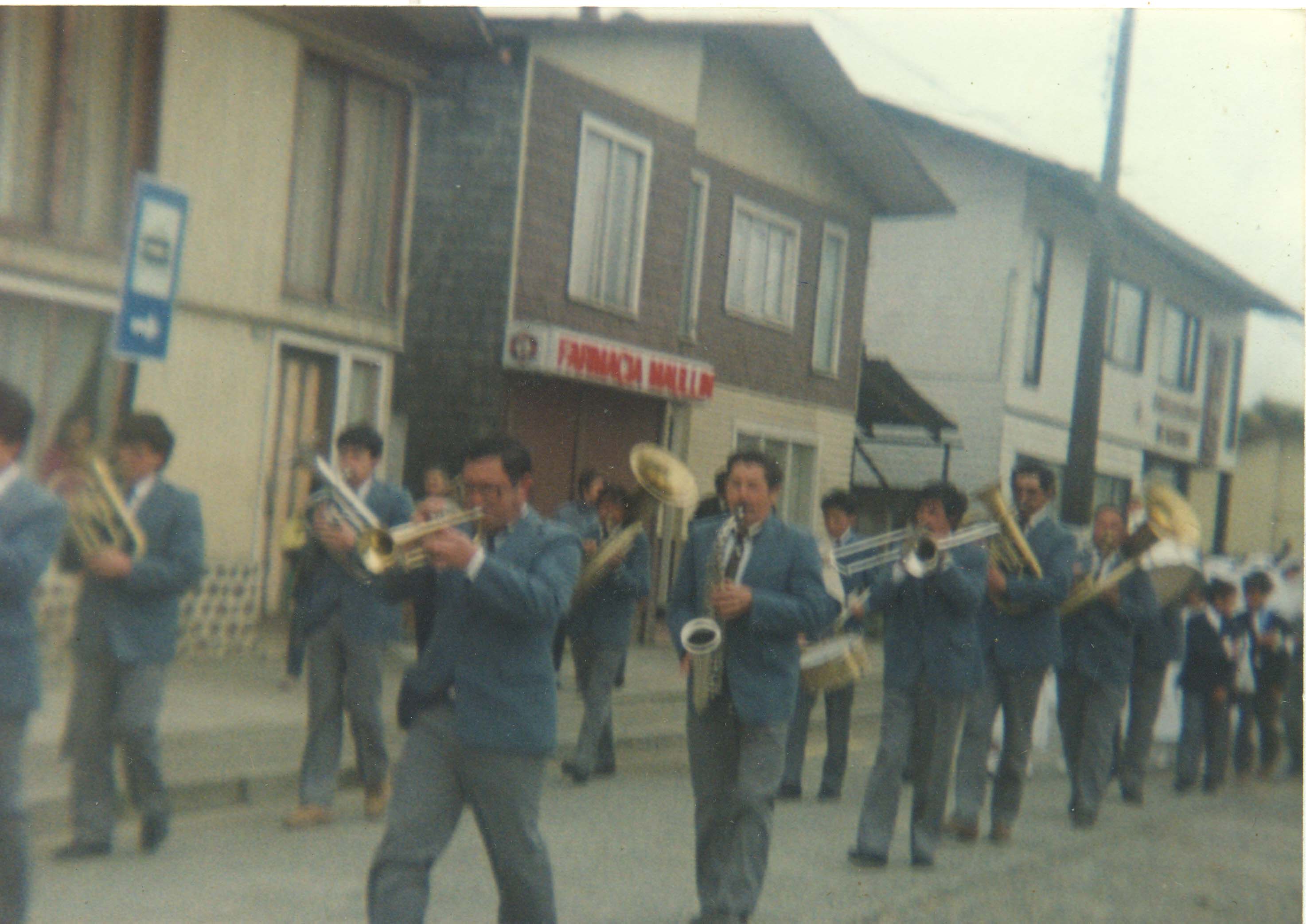 Desfile de la banda instrumental de Maullín Desfile de la banda instrumental de Maullín