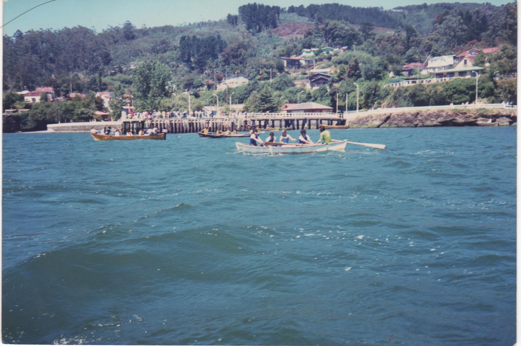 Carrera de botes durante la Semana Corraleña Carrera de botes durante la Semana Corraleña