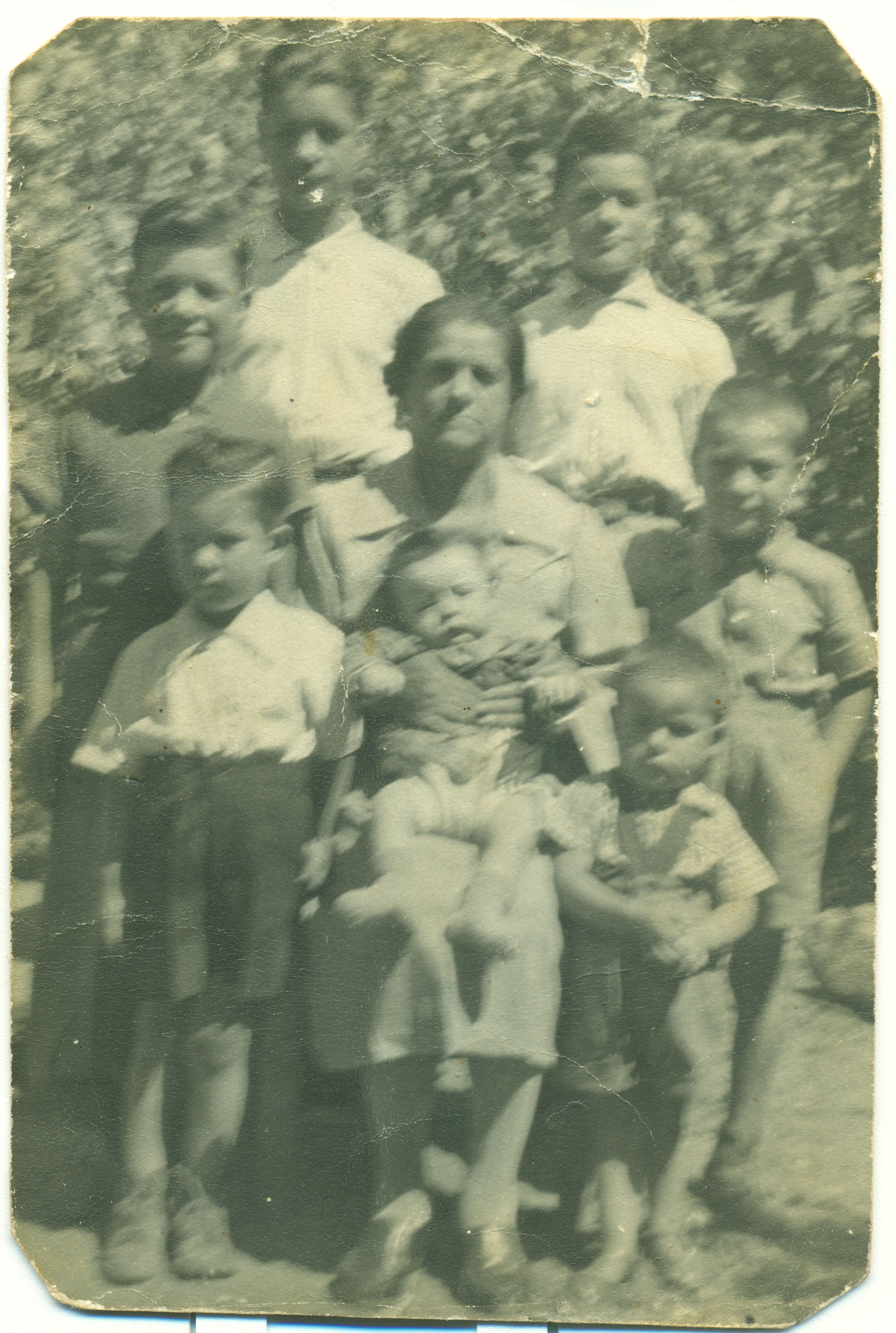 Rosa Tapia y sus hijos Rosa Tapia y sus hijos