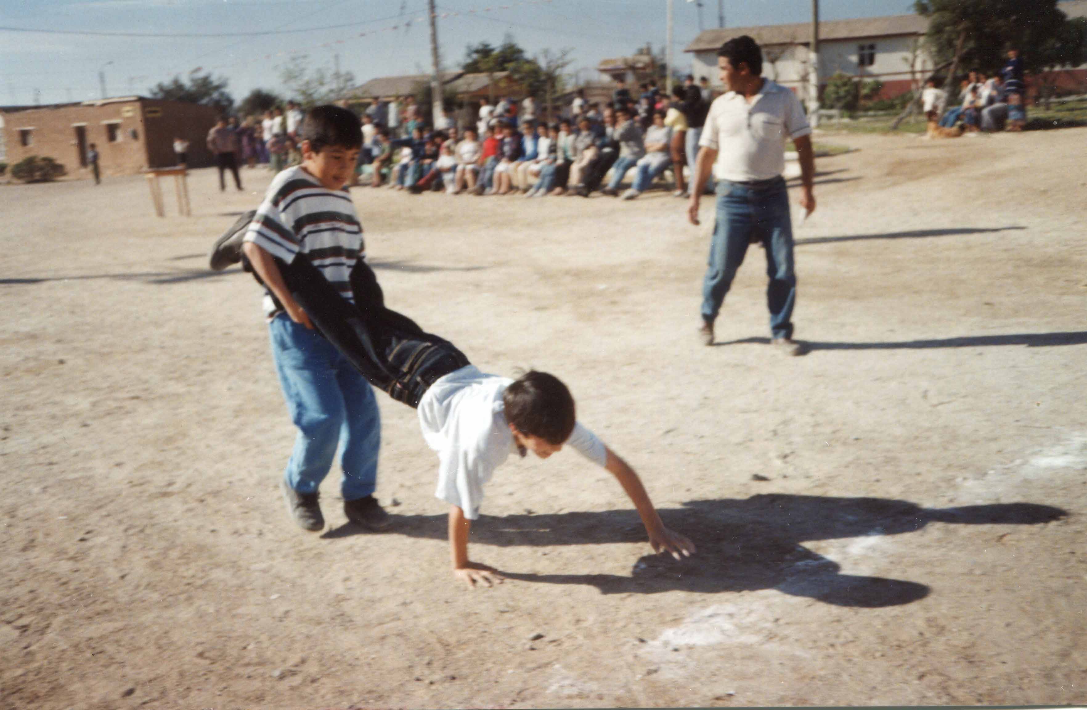 Juegos típicos en fiestas patrias Juegos típicos en fiestas patrias