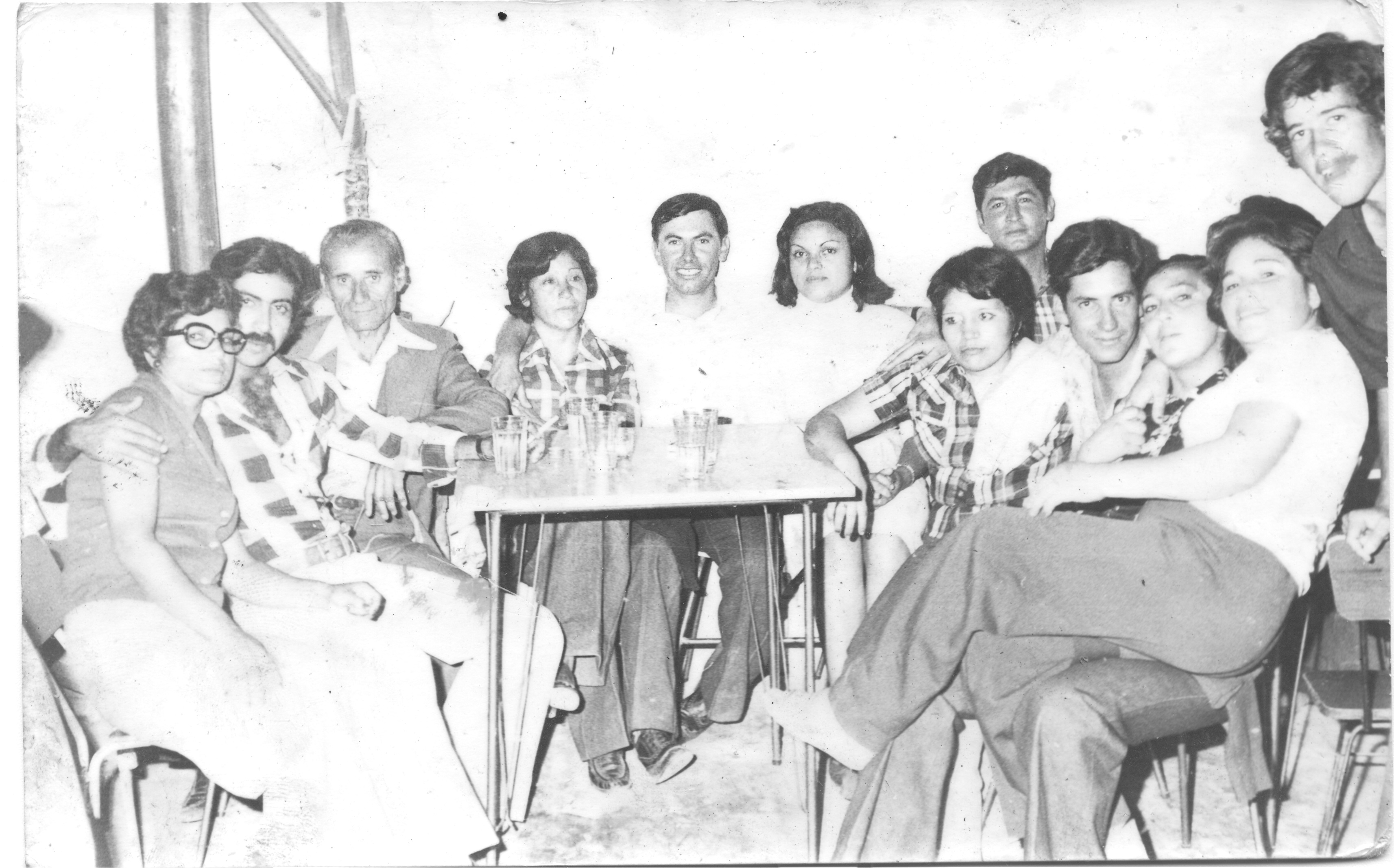Amigos en La Noche Serena Amigos en La Noche Serena