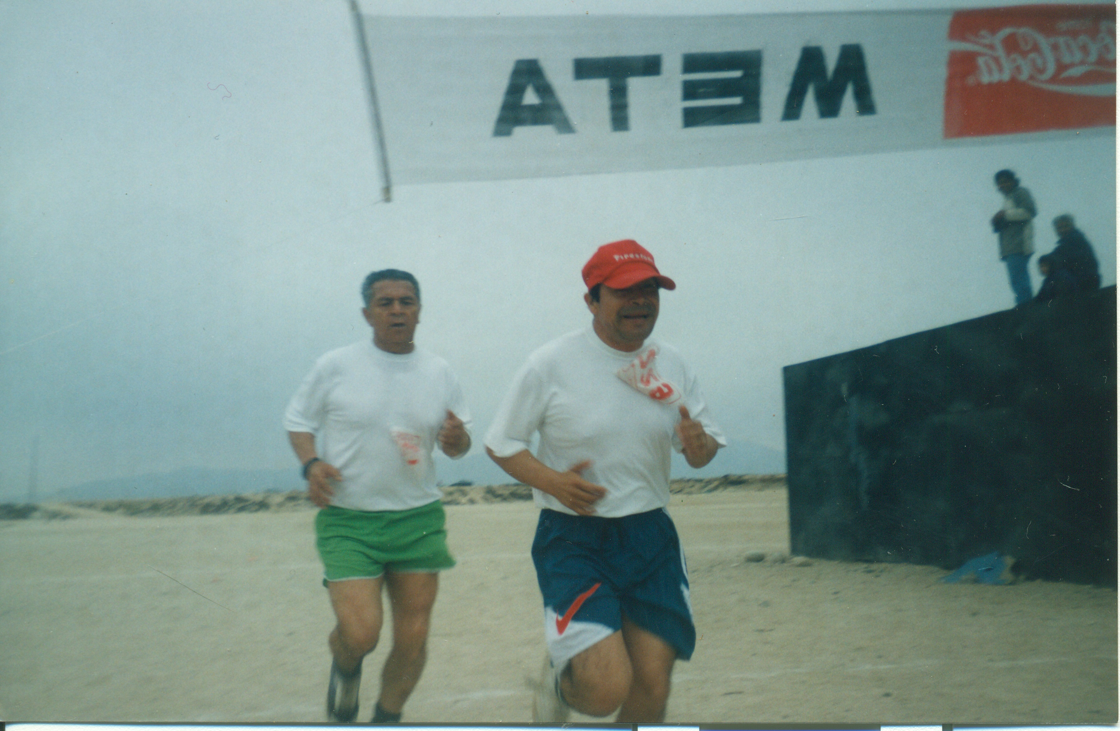 Bernardino Alcavil en una competencia de cross country Bernardino Alcavil en una competencia de cross country