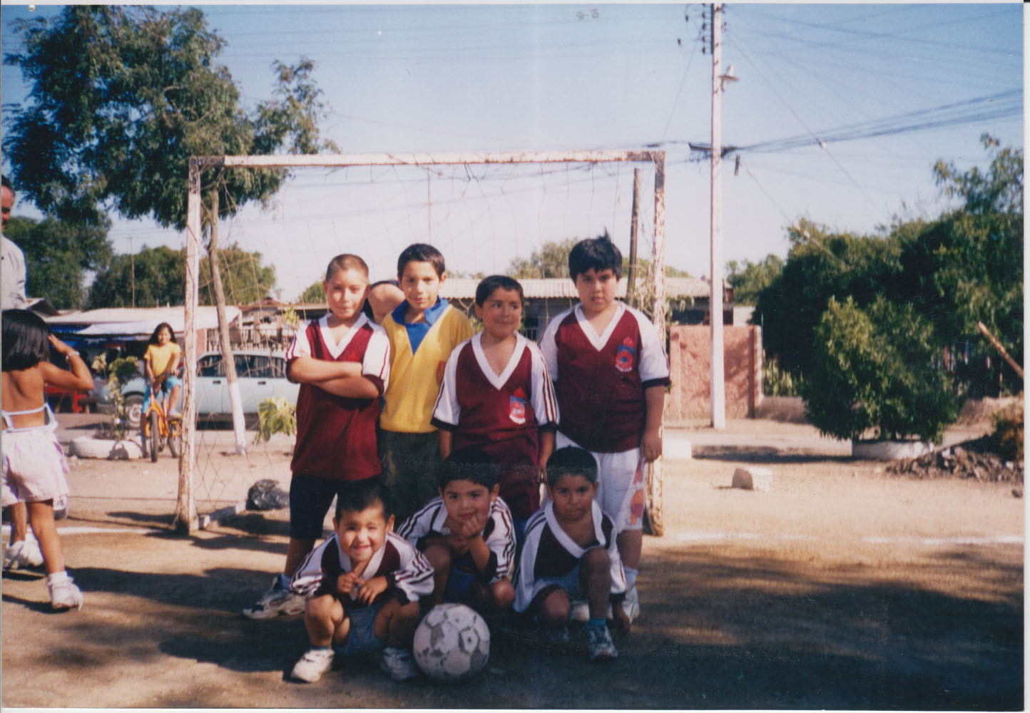 Amigos en un campeonato de fútbol Amigos en un campeonato de fútbol