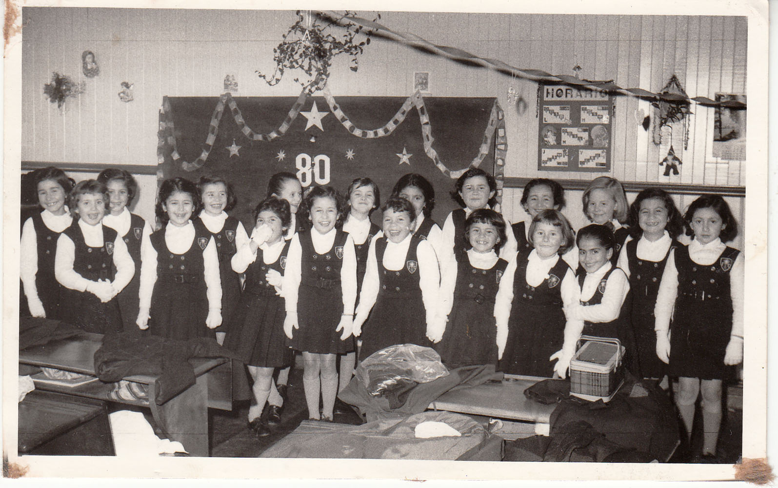 Estudiantes de enseñanza primaria Estudiantes de enseñanza primaria