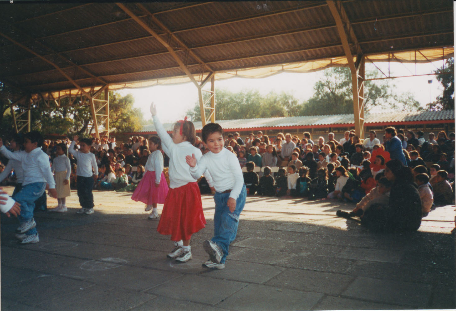 Baile en la escuela Alborada de Talagante Baile en la escuela Alborada de Talagante