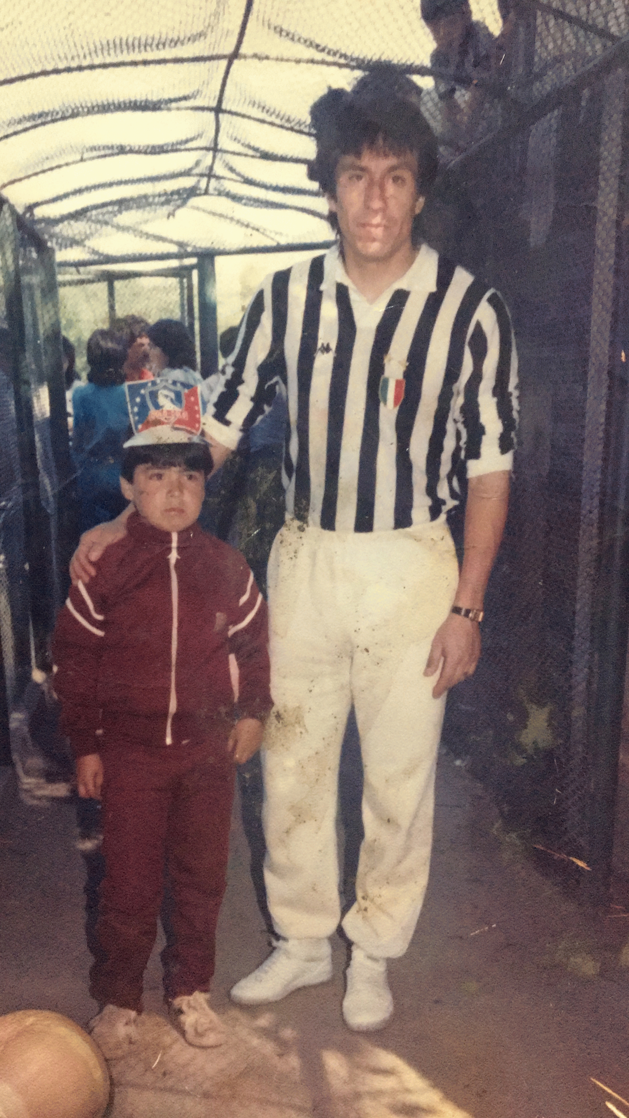 Junto al Cóndor Rojas Junto al Cóndor Rojas