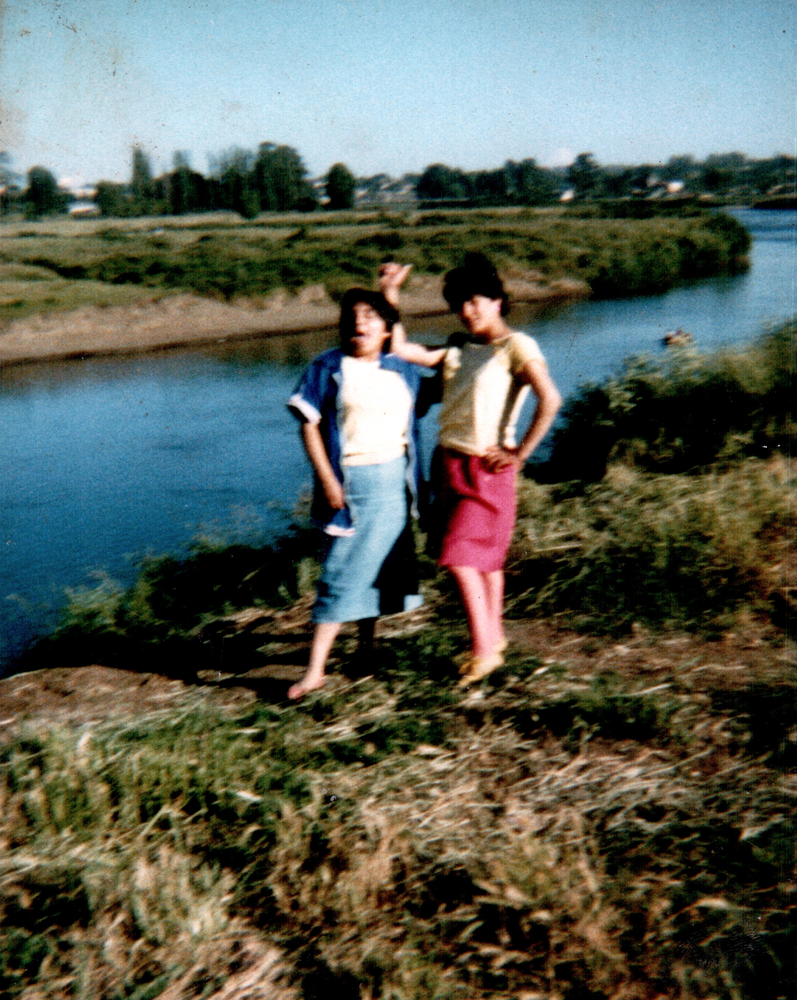 Paseo junto al río Rahue Paseo junto al río Rahue