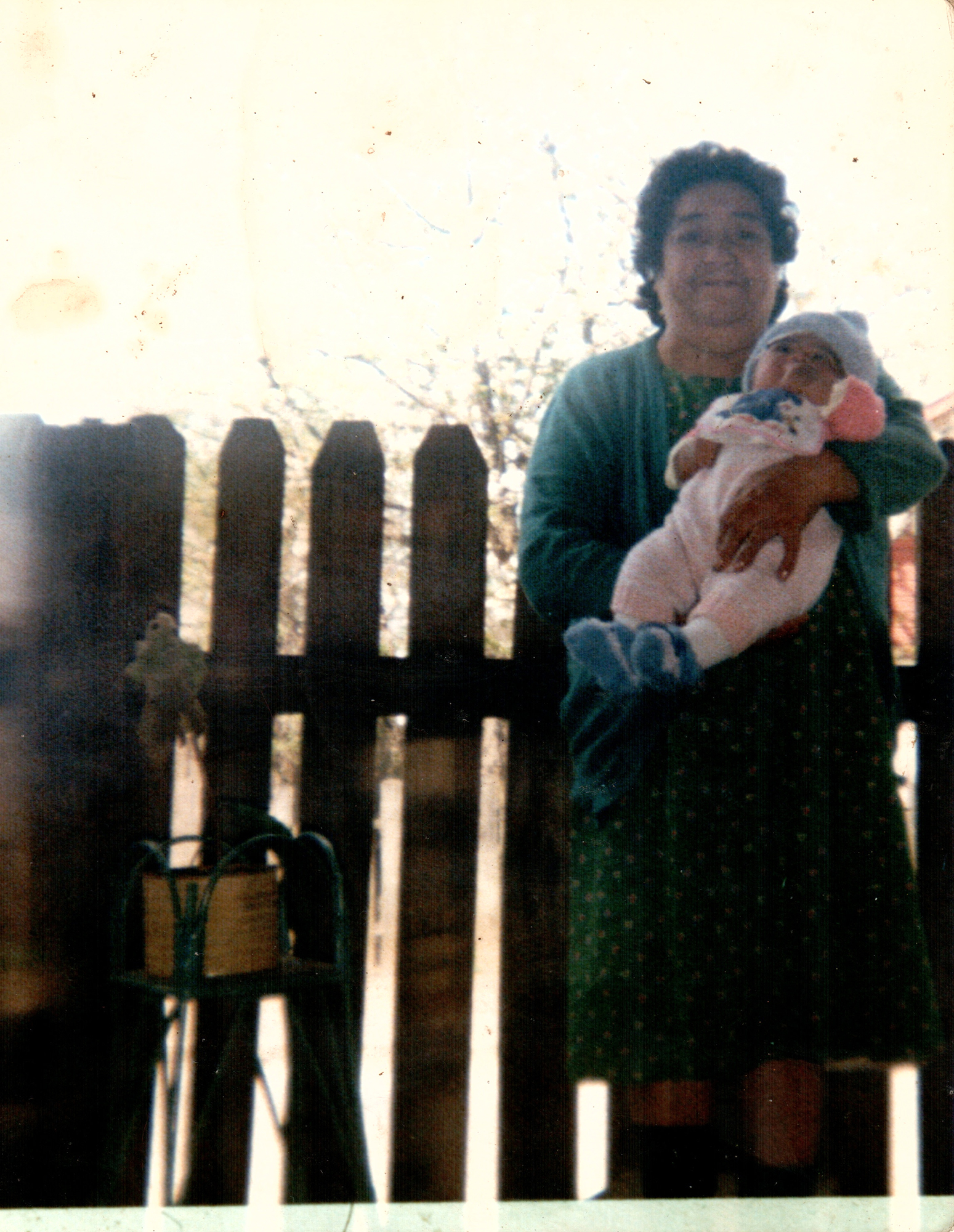 María Ester Oyarzo junto a su nieta María Ester Oyarzo junto a su nieta