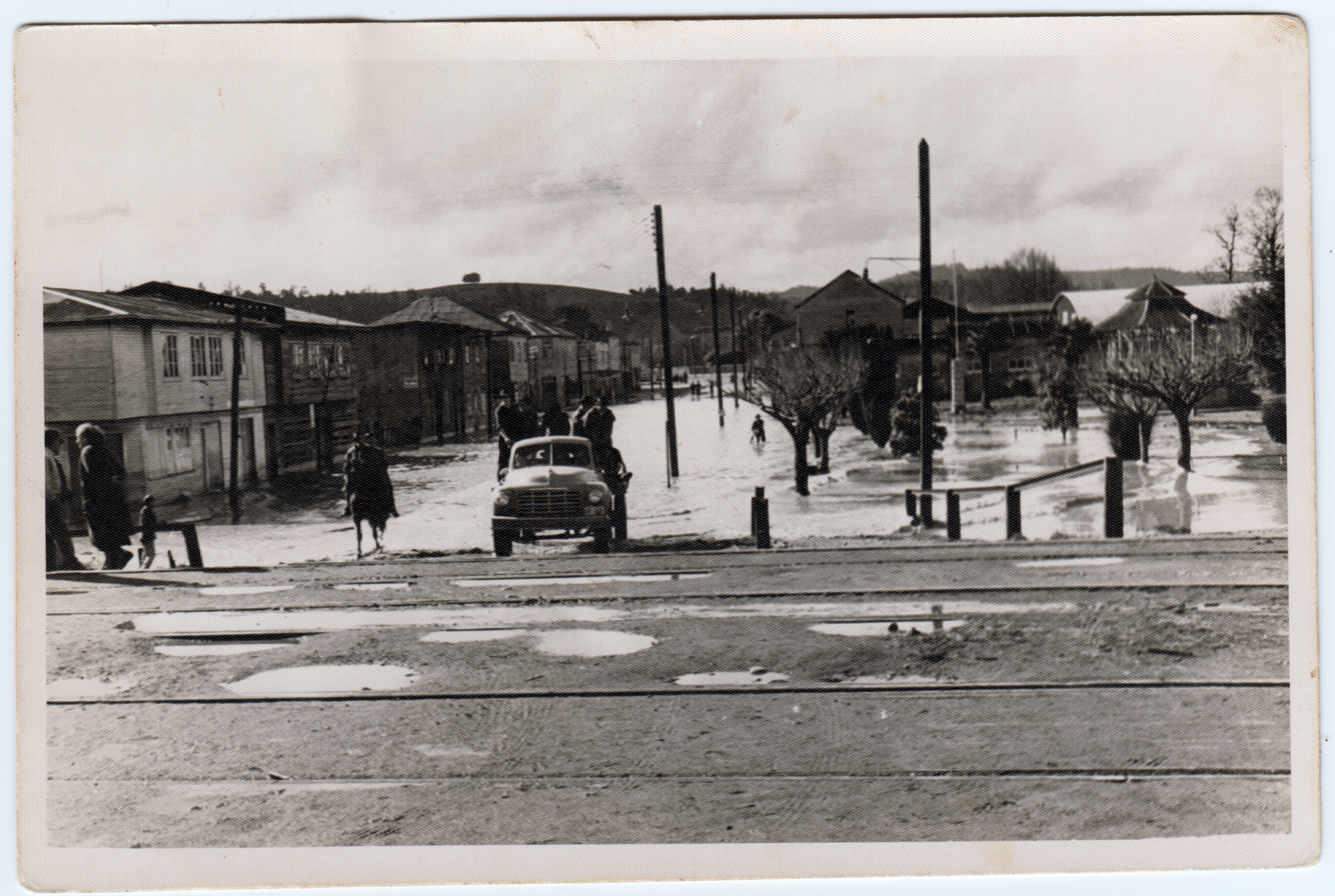 Inundación por efectos del Riñihuazo vista desde la plaza ferroviaria Inundación por efectos del Riñihuazo vista desde la plaza ferroviaria